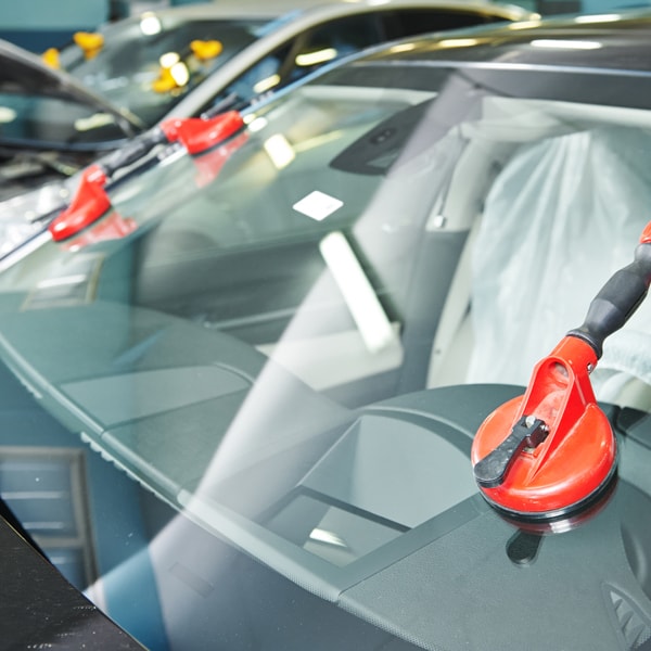 Auto glass company to call when windshield is shattered  in Roxbury